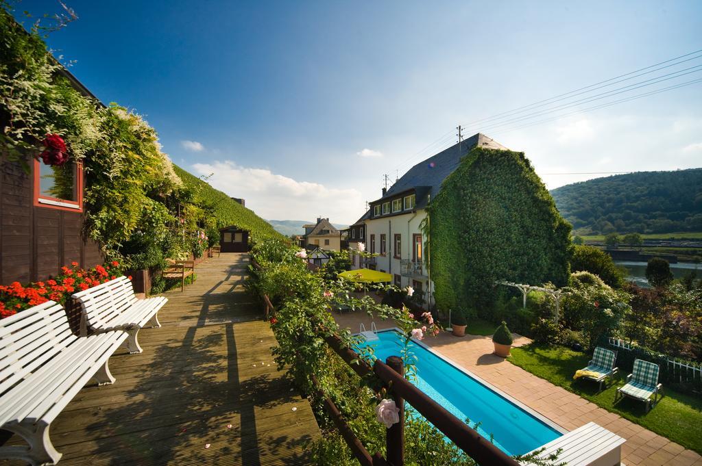 Hotel Winzerverein Целтинген-Рахтиг Екстериор снимка